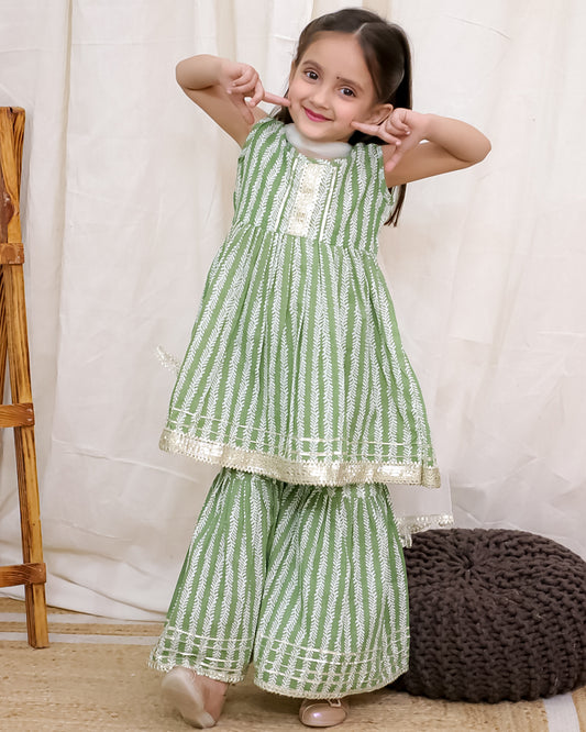 Girl's ethnic wear in wholesale