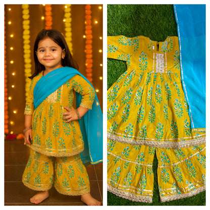 Girl's ethnic wear in wholesale
